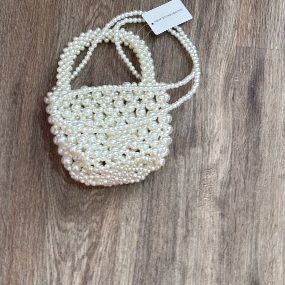 Elegant Pearl Beaded Handbag